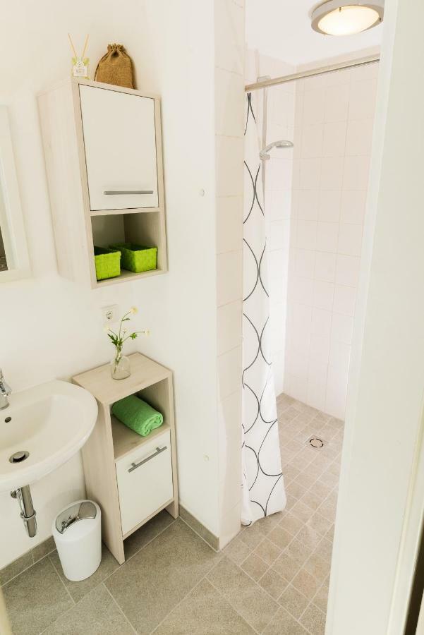 Weserwohnung - Bootshaus Urlaub Am Wasser Hamelin Ngoại thất bức ảnh
